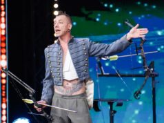 Chayne Hultgren - Artist mit Pfeil und Bogen aus Australien. (Foto: TVNOW / Stefan Gregorowius)