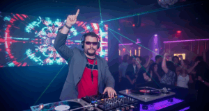 (c) DJ Dominik Wachta & friends - freiwilliger Transparenz-Hinweis: Das Foto ist ein echtes Foto, das mit KI verändert wurde.